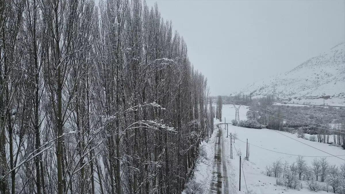Bayburt’ta Kar Yağışı Zorluk Yarattı