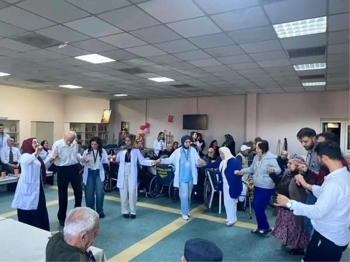 Huzurevinde Sıra Gecesi Etkinliği