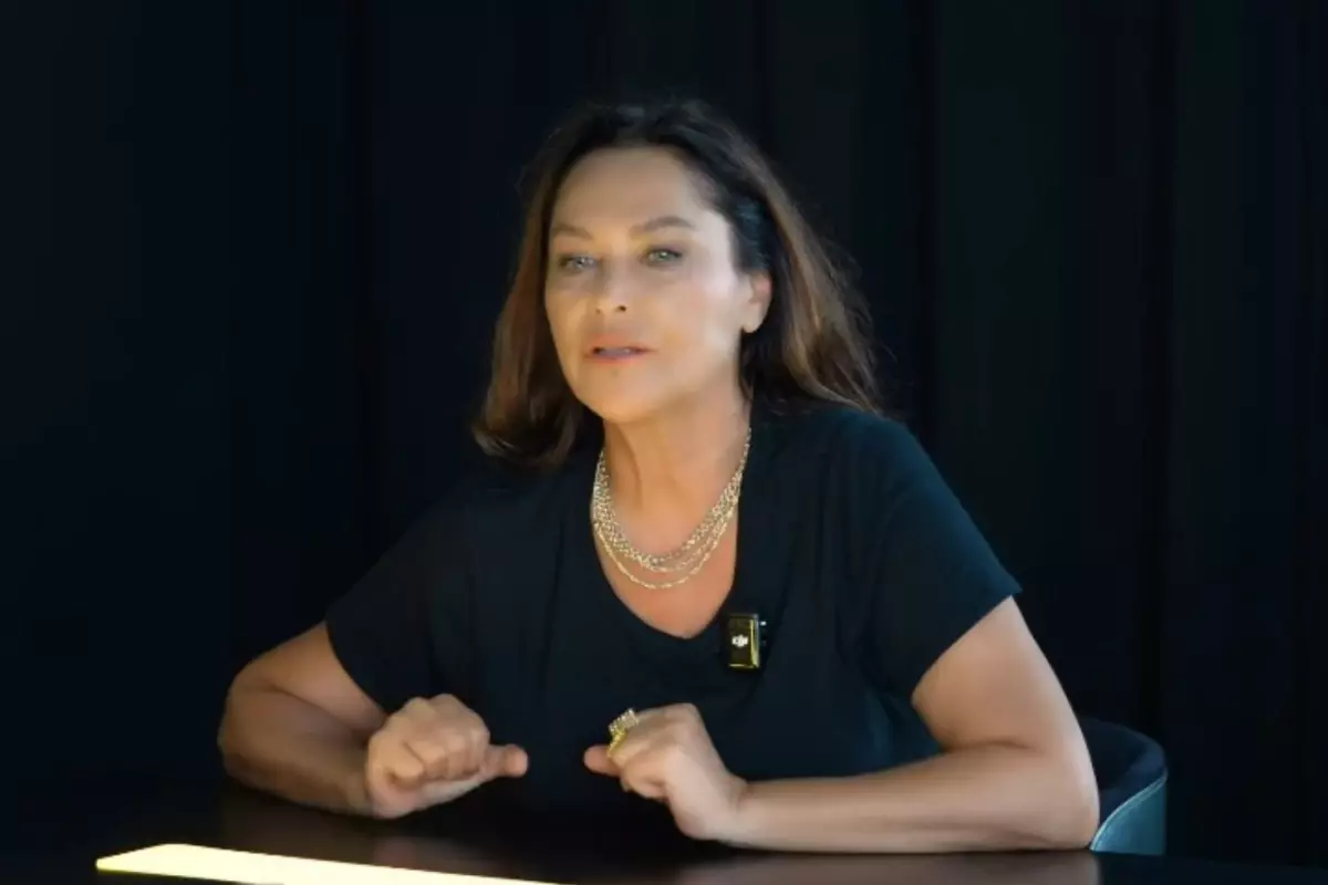 Hülya Avşar’ı sinirlendiren soru: Manyak mısın oğlum?’