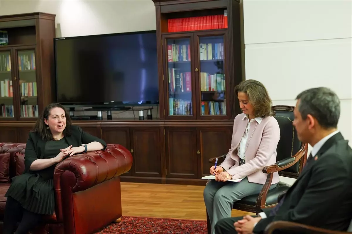 Özgür Özel, İrlanda Büyükelçisi’ni Kabul Etti