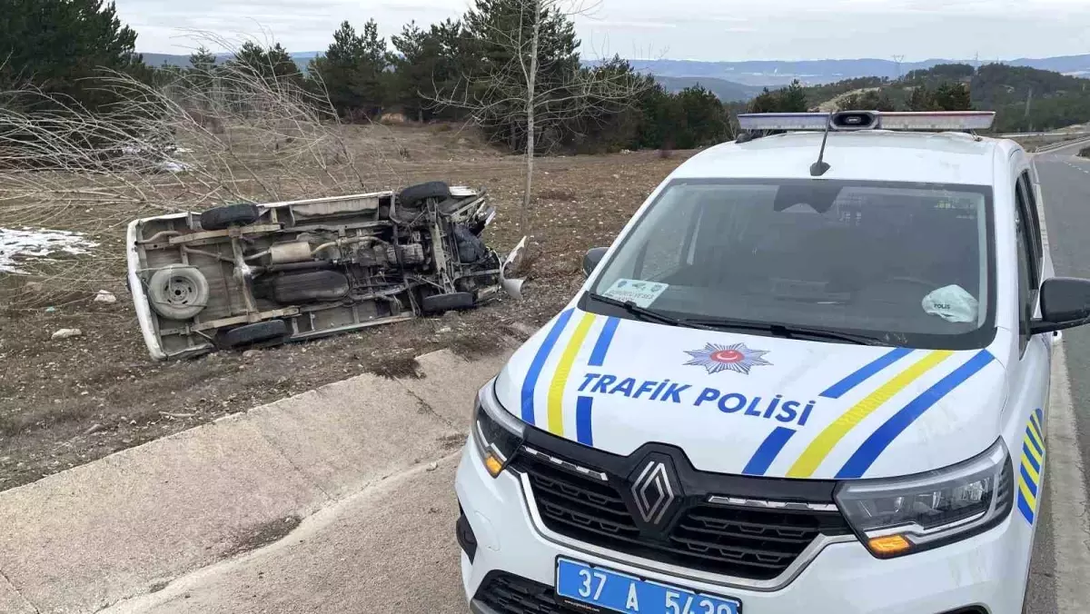 Kastamonu’da Minibüs Devrildi: 3 Yaralı